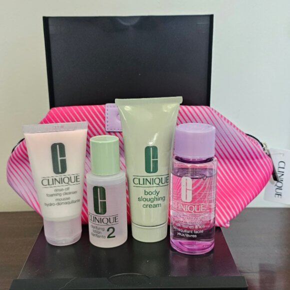 Clinique Cosmetic MakeUp Bag and 4 Pc Cleanser Makeup Remover Lotion Kit - Picture 2 of 4